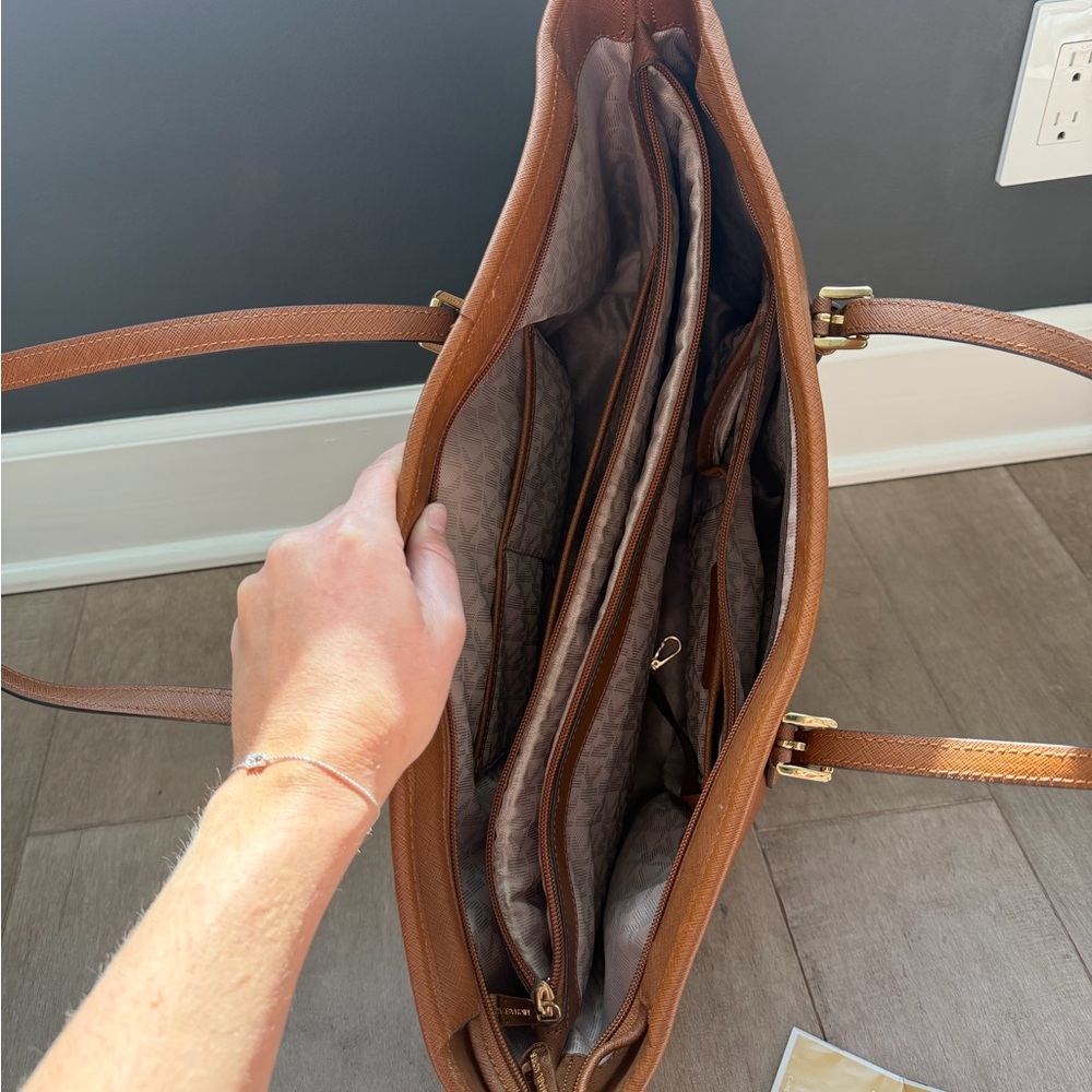 Michael Kors Tan Tote / Laptop Bag - Picture 12 of 15